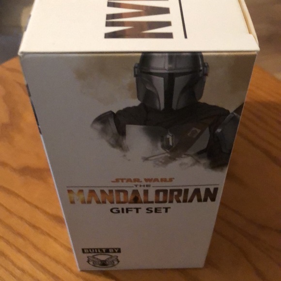 Star Wars “The Mandalorian” Gift Set. Sock, Mug and Keychain - Picture 3 of 4